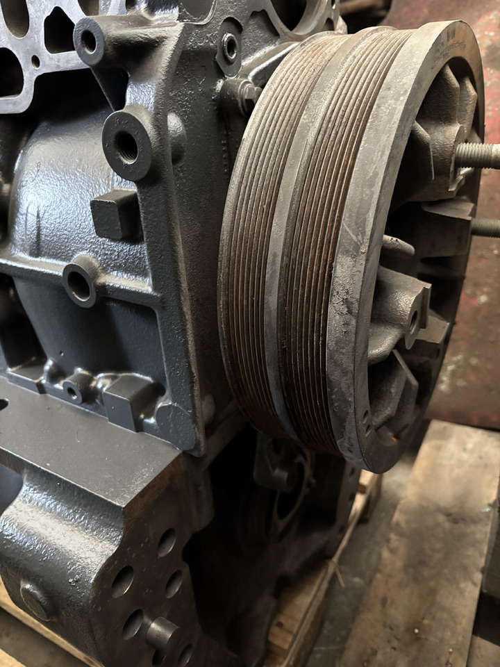 Fendt 936 Gen 7 Silnik D1556LE523 Tłumik Drgań Koło Pasowe H218PF150087A CZĘŚCI - Двигател и части за Трактор: снимка 1 Fendt 936 Gen 7 Silnik D1556LE523 Tłumik Drgań Koło Pasowe H218PF150087A CZĘŚCI - Двигател и части за Трактор: снимка 1