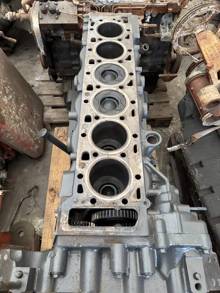 Fendt 936 Gen 7 Silnik D1556LE523 Wał Korbowy Korbowód H218PF150094A H218PF150099A CZĘŚCI - Колянов вал за Селскостопанска техника: снимка 2 Fendt 936 Gen 7 Silnik D1556LE523 Wał Korbowy Korbowód H218PF150094A H218PF150099A CZĘŚCI - Колянов вал за Селскостопанска техника: снимка 2