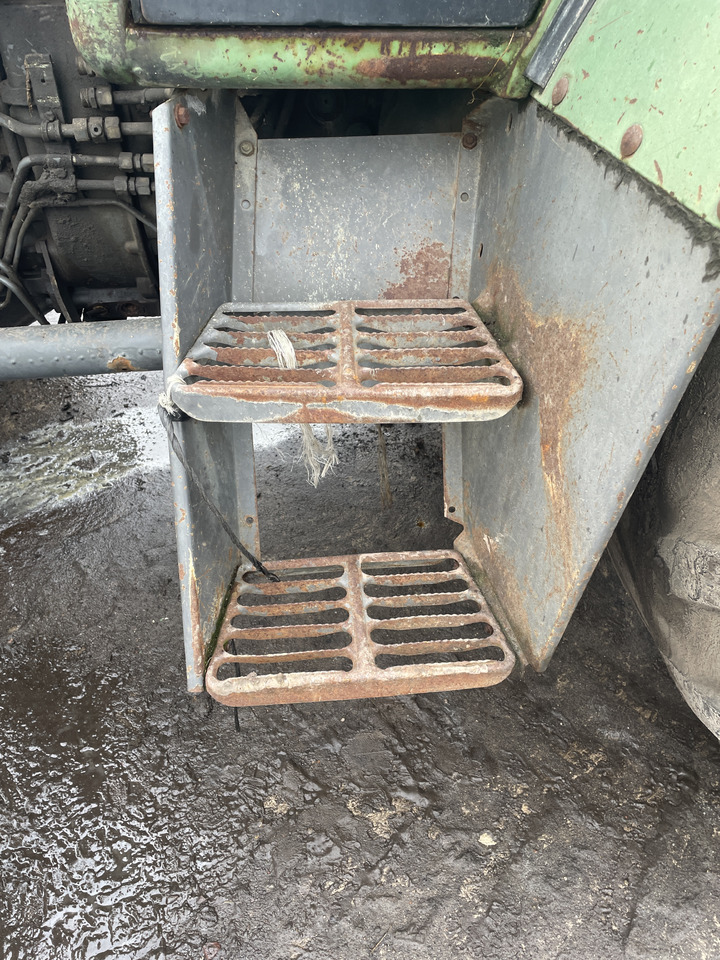 Fendt Farmer 307 308 309 - schody schodki wejście - Cтъпало за Трактор: снимка 1 Fendt Farmer 307 308 309 - schody schodki wejście - Cтъпало за Трактор: снимка 1
