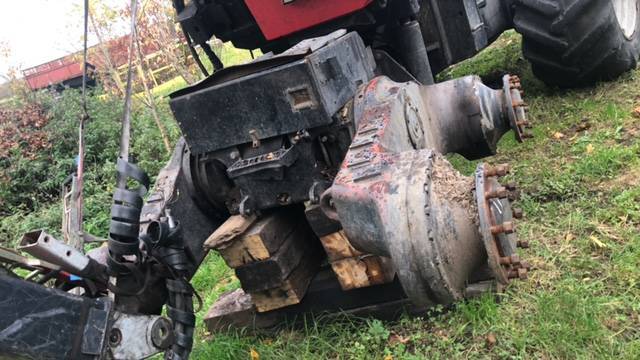 Harwester Valmet 911 Komatsu - Most Napędowy Tandem - Ос и части за Селскостопанска техника: снимка 2 Harwester Valmet 911 Komatsu - Most Napędowy Tandem - Ос и части за Селскостопанска техника: снимка 2