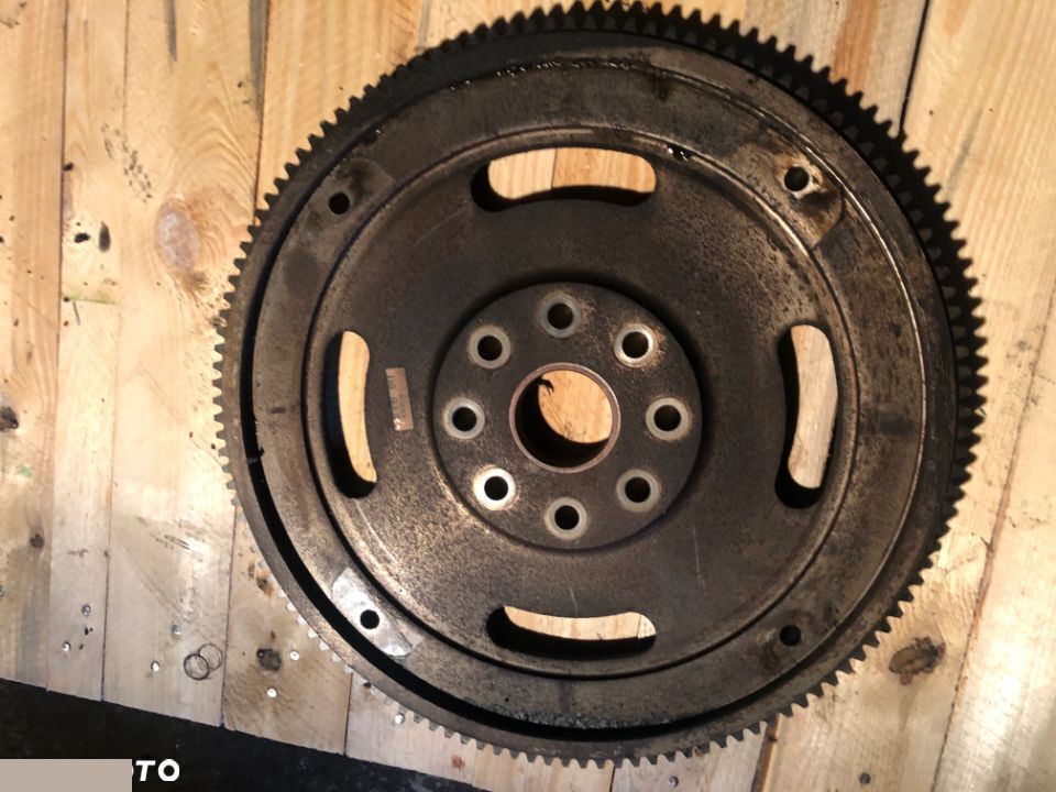 Iveco F4CE04 - koło Zamachowe 504057736 - Маховик за Селскостопанска техника: снимка 1 Iveco F4CE04 - koło Zamachowe 504057736 - Маховик за Селскостопанска техника: снимка 1