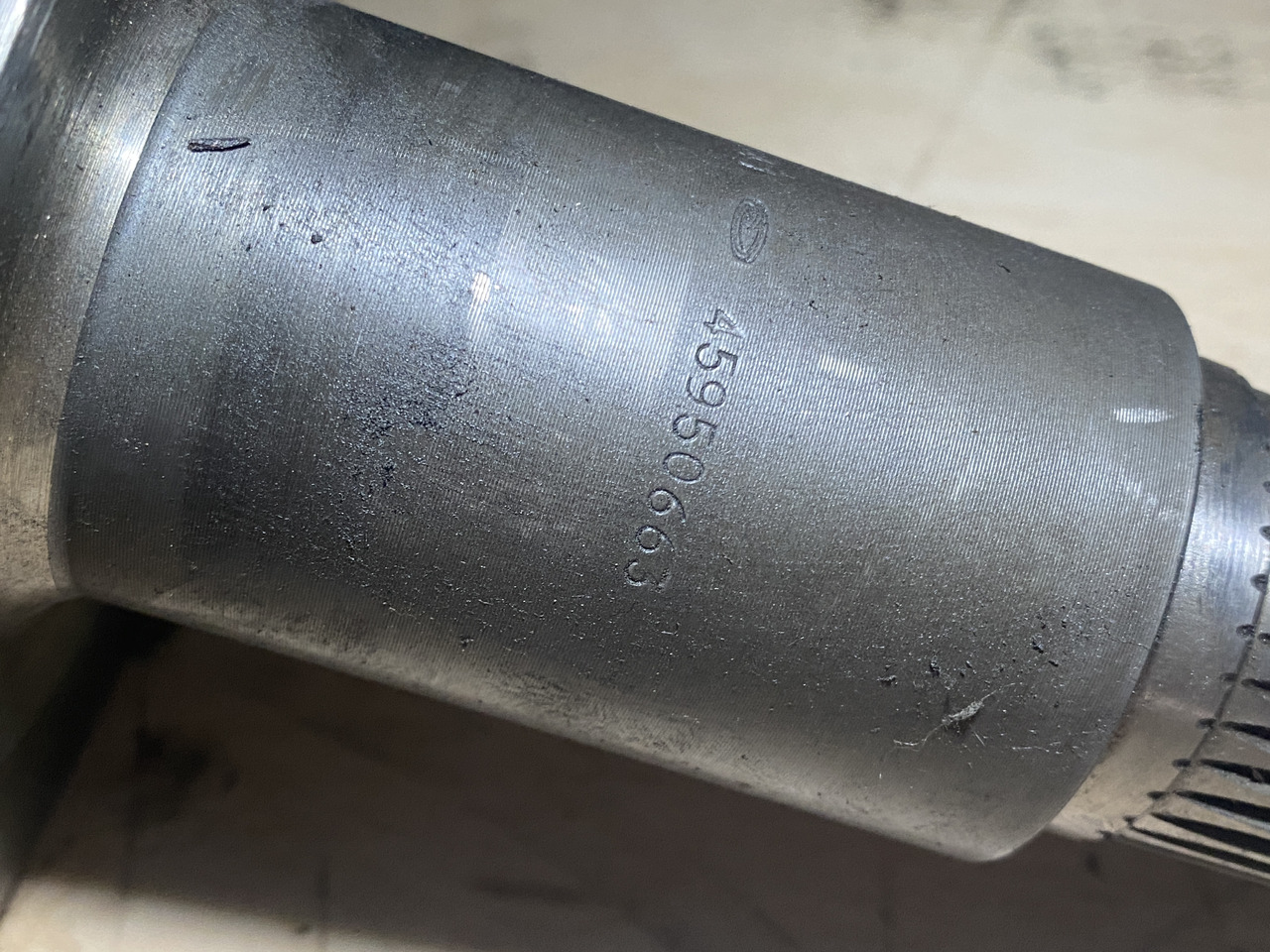 JCB 4CX 531-70 PS760 - wałek sprzęgła sprzęgło 459/50663 45950663 - Съединител и части за Строителна техника: снимка 3 JCB 4CX 531-70 PS760 - wałek sprzęgła sprzęgło 459/50663 45950663 - Съединител и части за Строителна техника: снимка 3