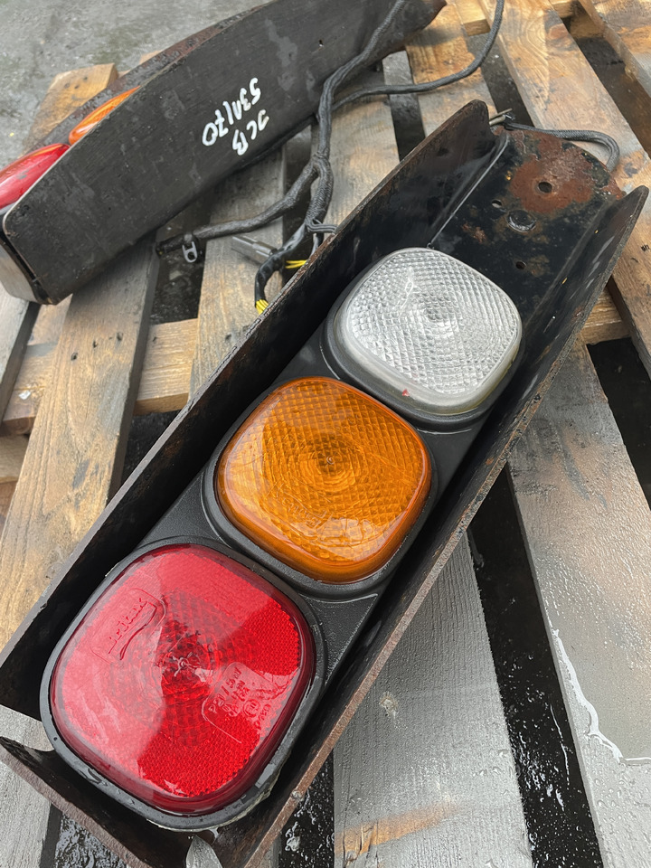 JCB 531 541 - lampy tylne 700/50-129 - Заден фар за Строителна техника: снимка 3 JCB 531 541 - lampy tylne 700/50-129 - Заден фар за Строителна техника: снимка 3