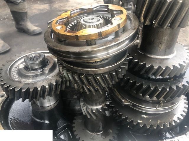 JCB - Skrzynia International Ratio 1:2 - Скоростна кутия за Селскостопанска техника: снимка 2 JCB - Skrzynia International Ratio 1:2 - Скоростна кутия за Селскостопанска техника: снимка 2