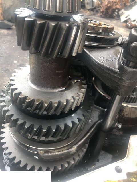 JCB - Skrzynia International Ratio 1:2 - Скоростна кутия за Селскостопанска техника: снимка 3 JCB - Skrzynia International Ratio 1:2 - Скоростна кутия за Селскостопанска техника: снимка 3
