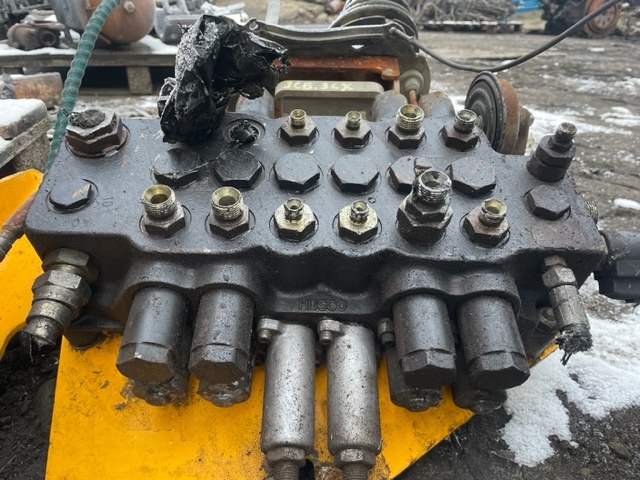 Jcb 3cx rozdzielacz hydrauliczny tylni - Хидравличен клапан за Селскостопанска техника: снимка 4 Jcb 3cx rozdzielacz hydrauliczny tylni - Хидравличен клапан за Селскостопанска техника: снимка 4
