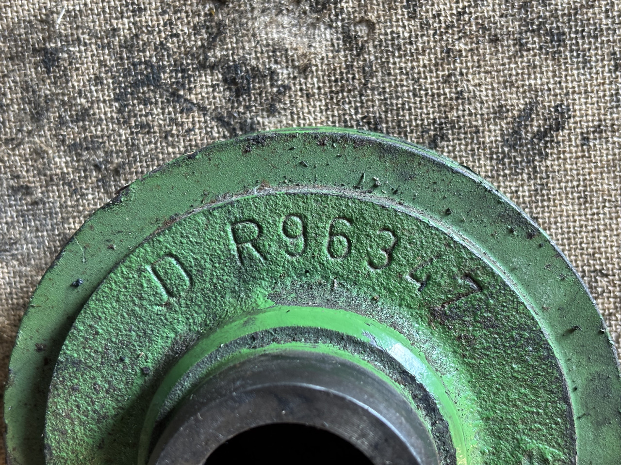 John Deere 1032 1042 1052 4045 Koło Prowadzące R96347 - Гумени - Ролки за Селскостопанска техника: снимка 2 John Deere 1032 1042 1052 4045 Koło Prowadzące R96347 - Гумени - Ролки за Селскостопанска техника: снимка 2