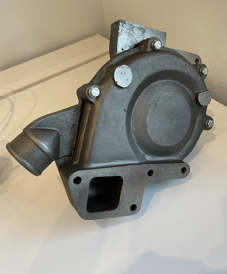 John Deere 4030 4230 4040 4240 4440 - pompa wody AR98549 - Помпа за охлаждаща течност за Селскостопанска техника: снимка 4 John Deere 4030 4230 4040 4240 4440 - pompa wody AR98549 - Помпа за охлаждаща течност за Селскостопанска техника: снимка 4