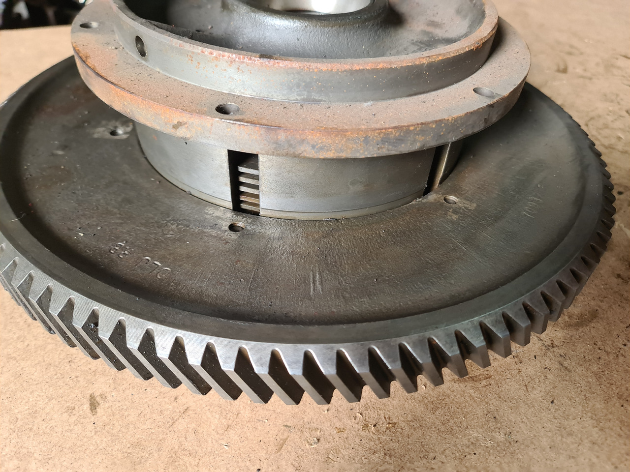 John Deere 4650, 4850 Bęben Sprzęgła WOM Sprzęgło Bieg R70932 AR95409 R71231 - Съединител и части за Селскостопанска техника: снимка 3 John Deere 4650, 4850 Bęben Sprzęgła WOM Sprzęgło Bieg R70932 AR95409 R71231 - Съединител и части за Селскостопанска техника: снимка 3