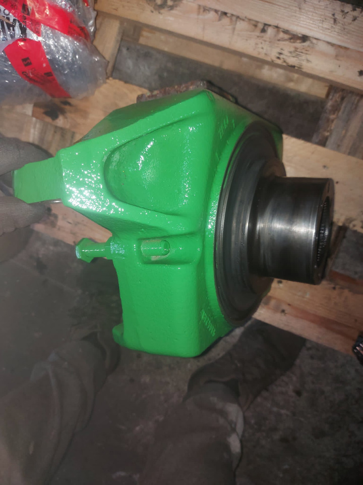 John Deere 6100 | 6200 | 63000 | 6400 - Zwrotnica - Шенкел за Селскостопанска техника: снимка 1 John Deere 6100 | 6200 | 63000 | 6400 - Zwrotnica - Шенкел за Селскостопанска техника: снимка 1