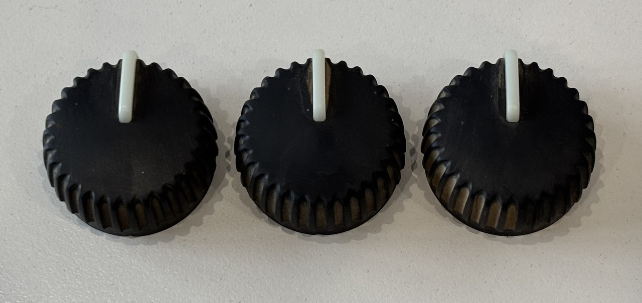 John Deere 6110 6210 Gałka Pokrętło AL77502 - Кабина и интериор за Селскостопанска техника: снимка 1 John Deere 6110 6210 Gałka Pokrętło AL77502 - Кабина и интериор за Селскостопанска техника: снимка 1