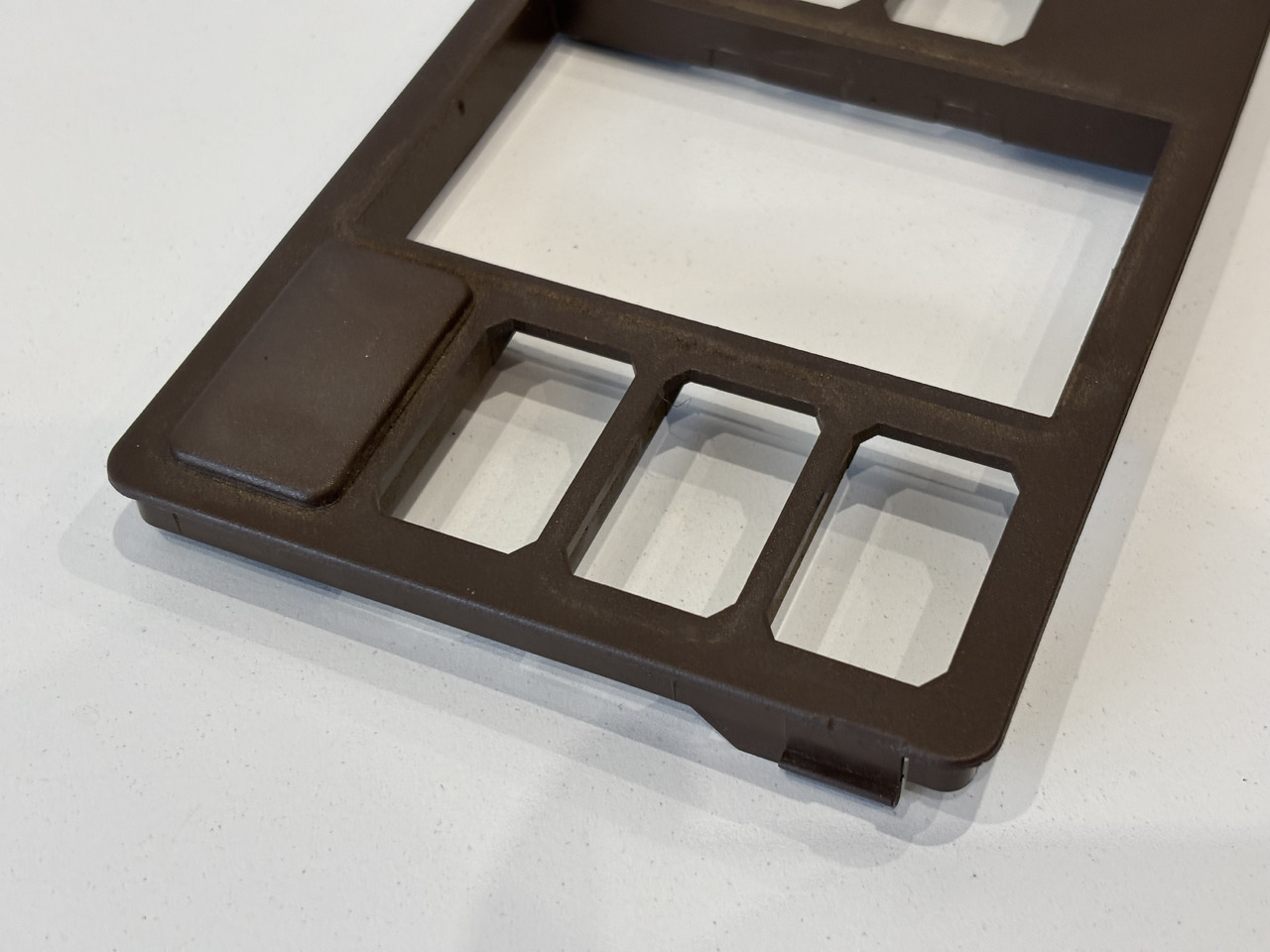 John Deere 6110 6210 Płytka Obudowa Ramka L113568 - Кабина и интериор за Селскостопанска техника: снимка 2 John Deere 6110 6210 Płytka Obudowa Ramka L113568 - Кабина и интериор за Селскостопанска техника: снимка 2