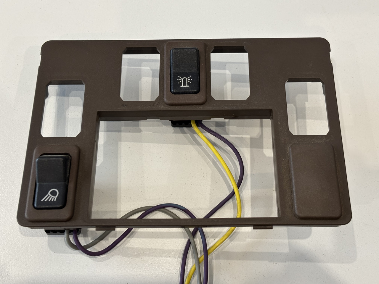 John Deere 6110 6210 Płytka Obudowa Ramka Włącznik Przełącznik L113569 AL114046 AL114047 - Кабина и интериор за Селскостопанска техника: снимка 1 John Deere 6110 6210 Płytka Obudowa Ramka Włącznik Przełącznik L113569 AL114046 AL114047 - Кабина и интериор за Селскостопанска техника: снимка 1