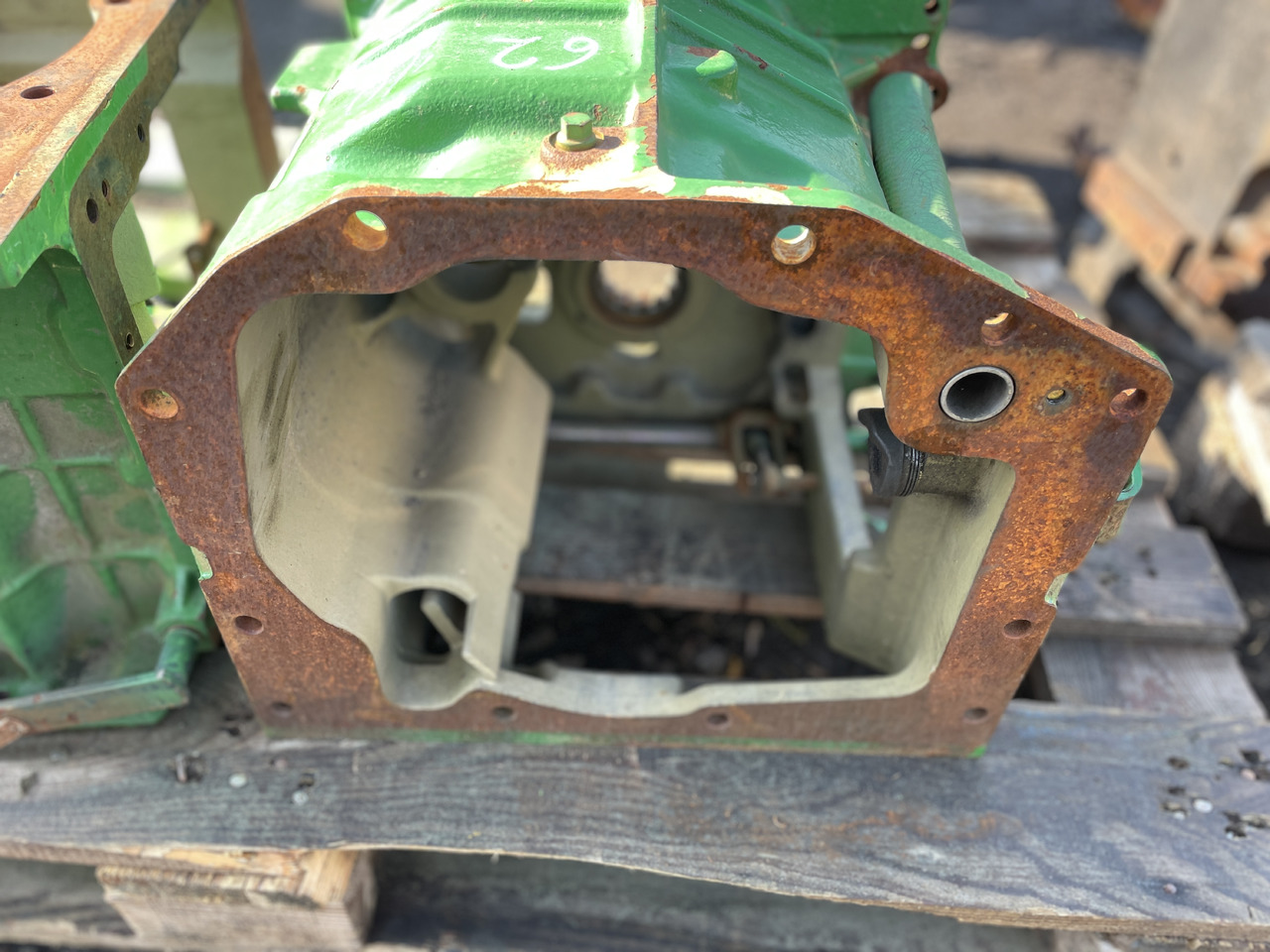 John Deere 6120 6220 6320 6420 6520 6620 - obudowa skrzyni biegów L154950 - Скоростна кутия и части за Трактор: снимка 3 John Deere 6120 6220 6320 6420 6520 6620 - obudowa skrzyni biegów L154950 - Скоростна кутия и части за Трактор: снимка 3