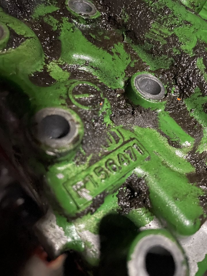 John Deere 6120 6220 6320 7220 7320 - pokrywa skrzyni biegów R156471 - Скоростна кутия и части за Селскостопанска техника: снимка 2 John Deere 6120 6220 6320 7220 7320 - pokrywa skrzyni biegów R156471 - Скоростна кутия и части за Селскостопанска техника: снимка 2