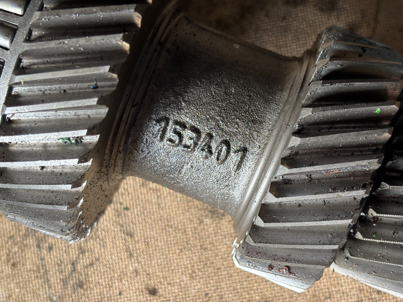 John Deere 6120 6220 Wał Napędowy L153401 - Полуоска за Селскостопанска техника: снимка 4 John Deere 6120 6220 Wał Napędowy L153401 - Полуоска за Селскостопанска техника: снимка 4
