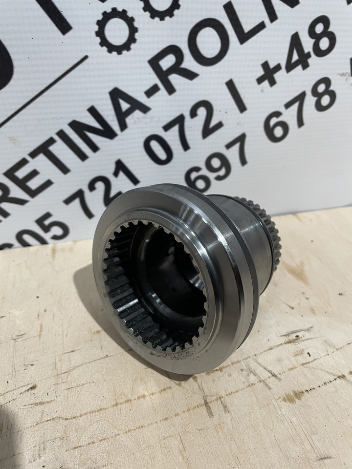 John Deere 6300 6100 6200 6400 - wał sprzęgła RE61245 - Съединител и части за Селскостопанска техника: снимка 3 John Deere 6300 6100 6200 6400 - wał sprzęgła RE61245 - Съединител и части за Селскостопанска техника: снимка 3