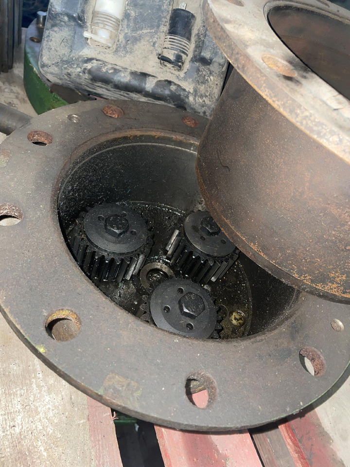 John Deere 7810 - zwolnica kompletna sztywna oś - Ходов редуктор за Селскостопанска техника: снимка 1 John Deere 7810 - zwolnica kompletna sztywna oś - Ходов редуктор за Селскостопанска техника: снимка 1