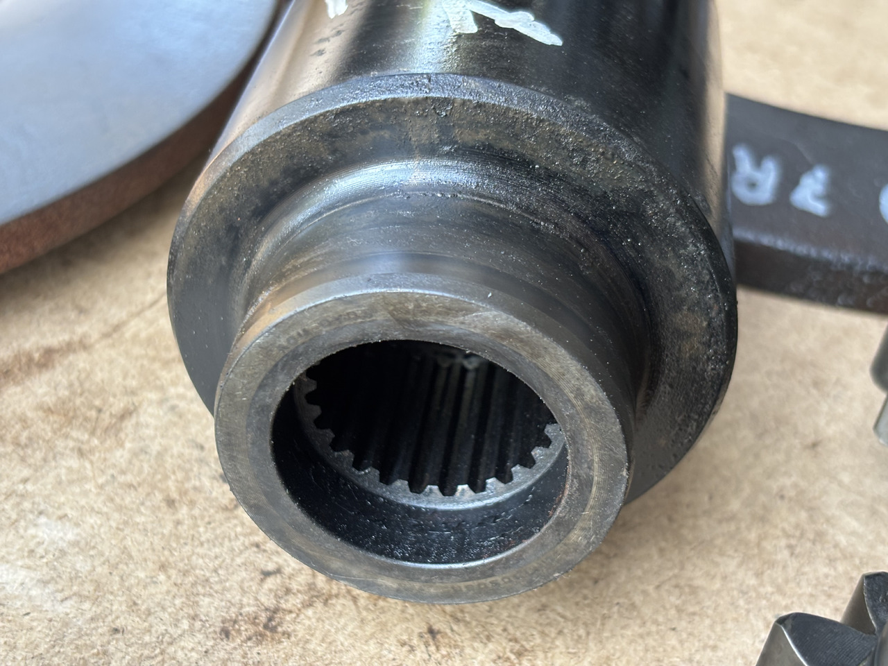 John Deere 7RXXX 7R330 7R 330 Sprzęgło wielowypustowe R298138 - Съединител и части за Селскостопанска техника: снимка 3 John Deere 7RXXX 7R330 7R 330 Sprzęgło wielowypustowe R298138 - Съединител и части за Селскостопанска техника: снимка 3