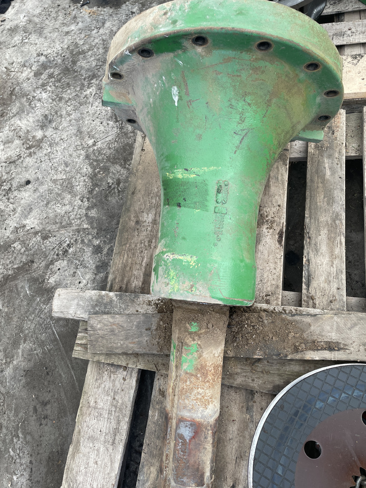 John Deere 8210 8310 8410 8230 8330 8430 - zwolnica - obudowa R156486 R108842 - Ходов редуктор за Селскостопанска техника: снимка 1 John Deere 8210 8310 8410 8230 8330 8430 - zwolnica - obudowa R156486 R108842 - Ходов редуктор за Селскостопанска техника: снимка 1