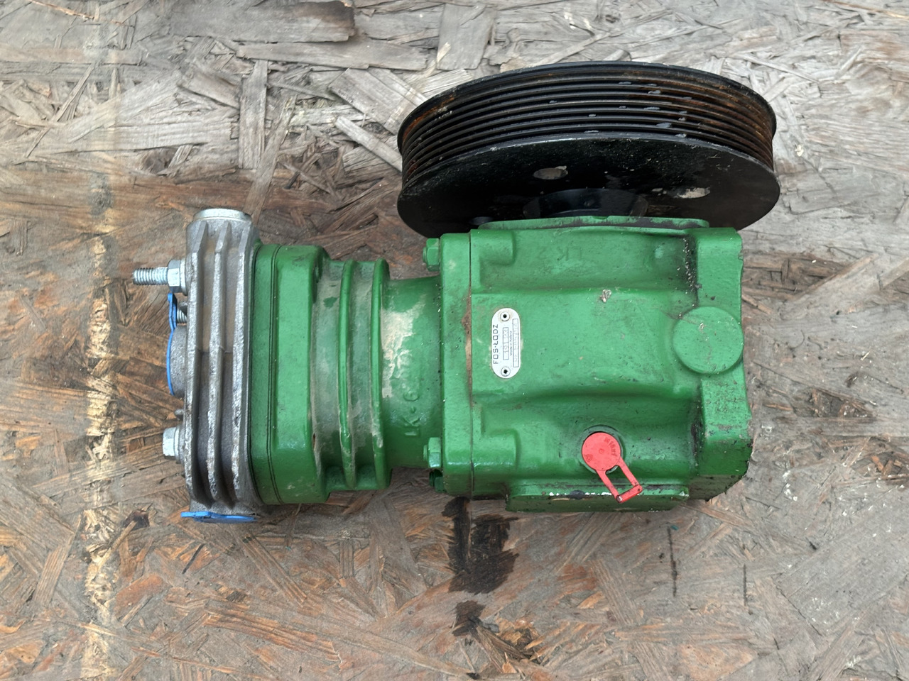 John Deere 8R 8RX 250 310 370 410 Kompresor Powietrza RE585794 - Компресор за Селскостопанска техника: снимка 5 John Deere 8R 8RX 250 310 370 410 Kompresor Powietrza RE585794 - Компресор за Селскостопанска техника: снимка 5