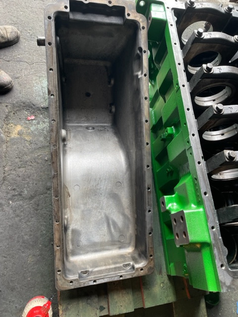 John Deere R519538 / R519542 miska olejowa - 9220 / 9300 / 9400 / 9430 / 9520 / 9630 / 7500 - Маслена вана за Селскостопанска техника: снимка 1 John Deere R519538 / R519542 miska olejowa - 9220 / 9300 / 9400 / 9430 / 9520 / 9630 / 7500 - Маслена вана за Селскостопанска техника: снимка 1