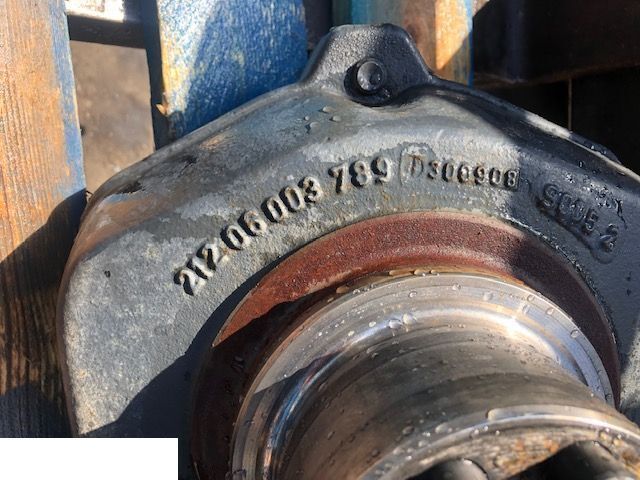 John Deere - Zwrotnica - Шенкел за Селскостопанска техника: снимка 1 John Deere - Zwrotnica - Шенкел за Селскостопанска техника: снимка 1