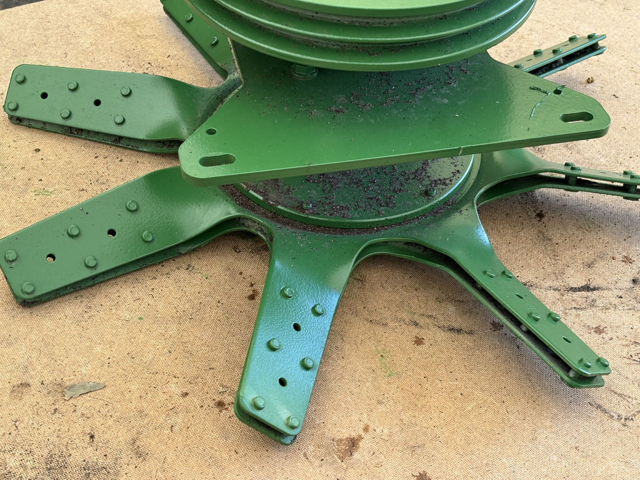 John Deere piasta + wiatrak wentylator fan H128327 - Вентилатор за Селскостопанска техника: снимка 3 John Deere piasta + wiatrak wentylator fan H128327 - Вентилатор за Селскостопанска техника: снимка 3