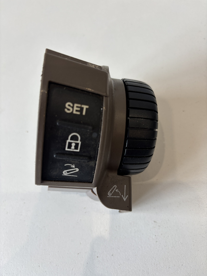 John Deere seria 6000 7000 8000 R - pokrętło sterowanie zaczepem tylnym RE584123 - Кабина и интериор за Селскостопанска техника: снимка 3 John Deere seria 6000 7000 8000 R - pokrętło sterowanie zaczepem tylnym RE584123 - Кабина и интериор за Селскостопанска техника: снимка 3