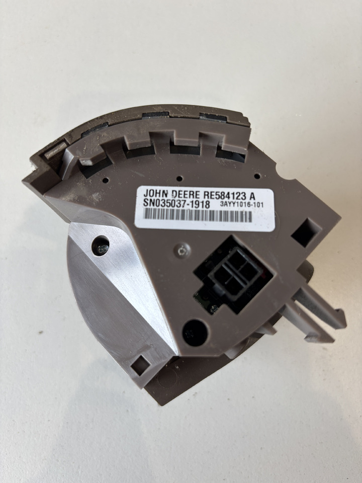 John Deere seria 6000 7000 8000 R - pokrętło sterowanie zaczepem tylnym RE584123 - Кабина и интериор за Селскостопанска техника: снимка 1 John Deere seria 6000 7000 8000 R - pokrętło sterowanie zaczepem tylnym RE584123 - Кабина и интериор за Селскостопанска техника: снимка 1
