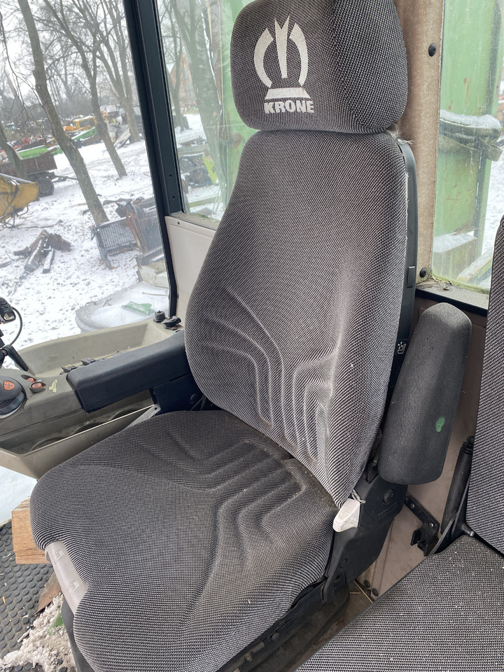 Krone Big M II - fotel operatora 002204690 - Седалка за Селскостопанска техника: снимка 1 Krone Big M II - fotel operatora 002204690 - Седалка за Селскостопанска техника: снимка 1