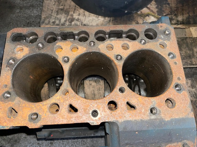 Kubota d722 blok cylindrów - Цилиндров блок за Селскостопанска техника: снимка 4 Kubota d722 blok cylindrów - Цилиндров блок за Селскостопанска техника: снимка 4