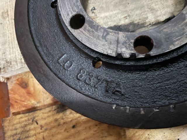 Liebherr d926 ti-e tłumik drgań koło Pasowe i inne części - Колянов вал за Строителна техника: снимка 1 Liebherr d926 ti-e tłumik drgań koło Pasowe i inne części - Колянов вал за Строителна техника: снимка 1