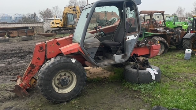 Manitou 626 , 628 , 632 , Części zwolnica Zwrotnica silnik skrzynia biegów - Шенкел за Селскостопанска техника: снимка 1 Manitou 626 , 628 , 632 , Części zwolnica Zwrotnica silnik skrzynia biegów - Шенкел за Селскостопанска техника: снимка 1
