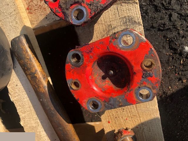 Manitou Clark Hurth - Sworznie Do Zwrotnic Łoźyska - Шенкел за Селскостопанска техника: снимка 2 Manitou Clark Hurth - Sworznie Do Zwrotnic Łoźyska - Шенкел за Селскостопанска техника: снимка 2