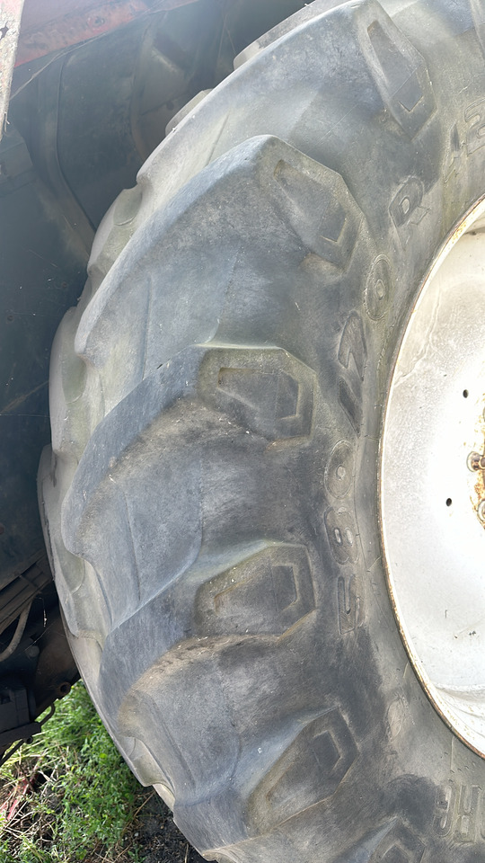 Massey Ferguson 3690 koło kompletne tylne 42 cale - Комплект колела за Селскостопанска техника: снимка 2 Massey Ferguson 3690 koło kompletne tylne 42 cale - Комплект колела за Селскостопанска техника: снимка 2