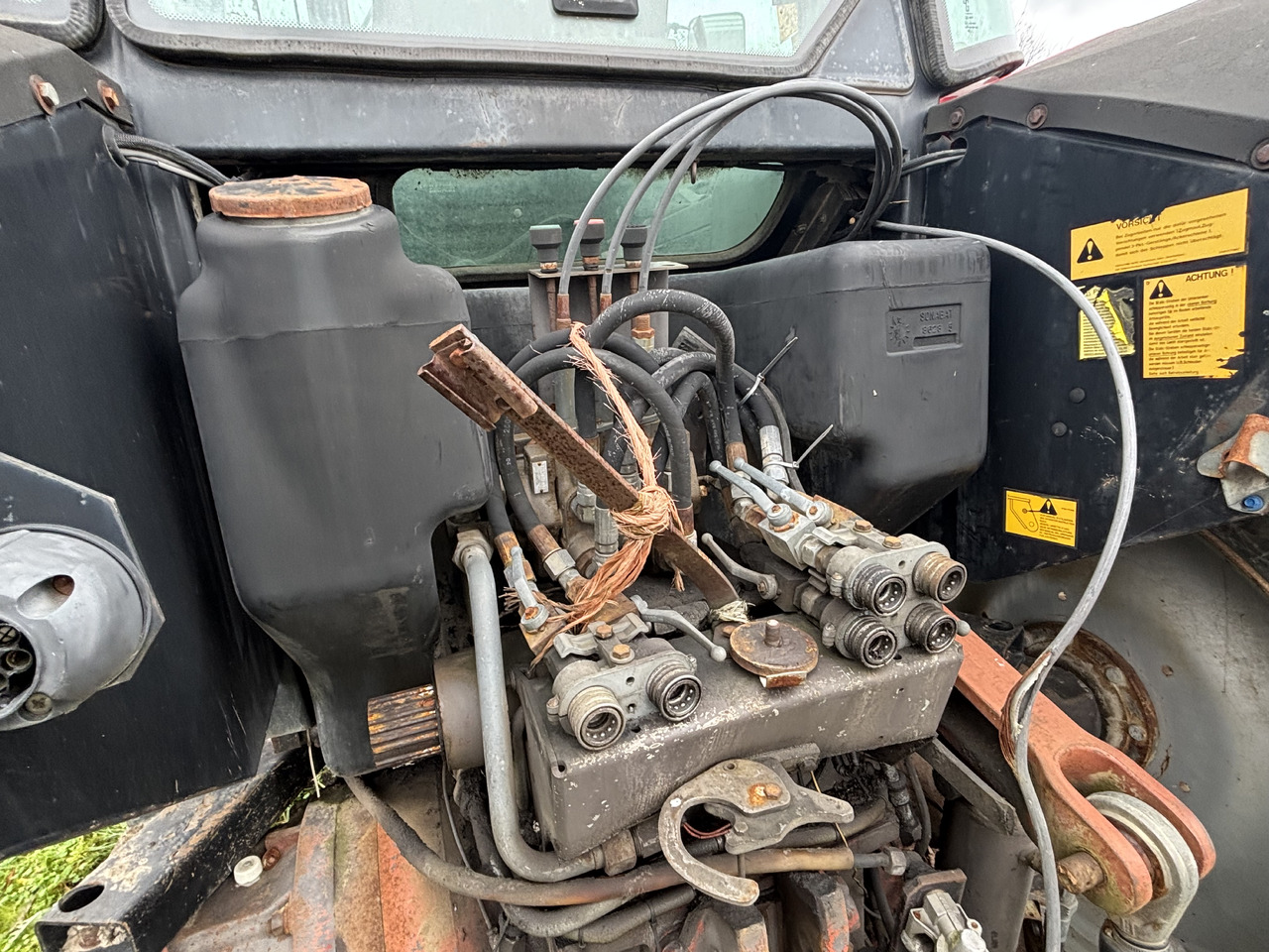 Massey Ferguson 8160 Rozdzielacz Hydrauliczny 3 CZĘŚCI 3713021M93 - Хидравличен клапан за Селскостопанска техника: снимка 1 Massey Ferguson 8160 Rozdzielacz Hydrauliczny 3 CZĘŚCI 3713021M93 - Хидравличен клапан за Селскостопанска техника: снимка 1