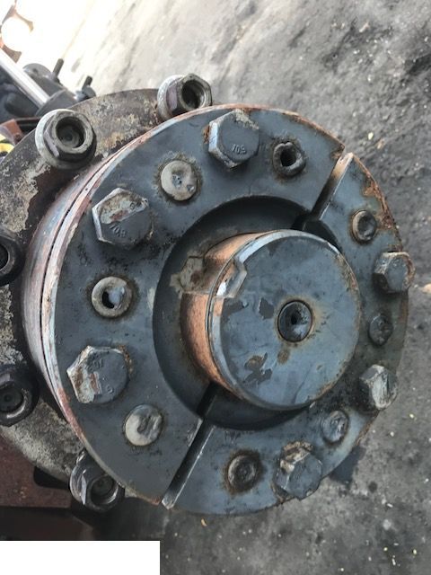 Massey Ferguson - Piasta Koła Klin Mocowanie Koła Tylnego - Ступица за Селскостопанска техника: снимка 2 Massey Ferguson - Piasta Koła Klin Mocowanie Koła Tylnego - Ступица за Селскостопанска техника: снимка 2