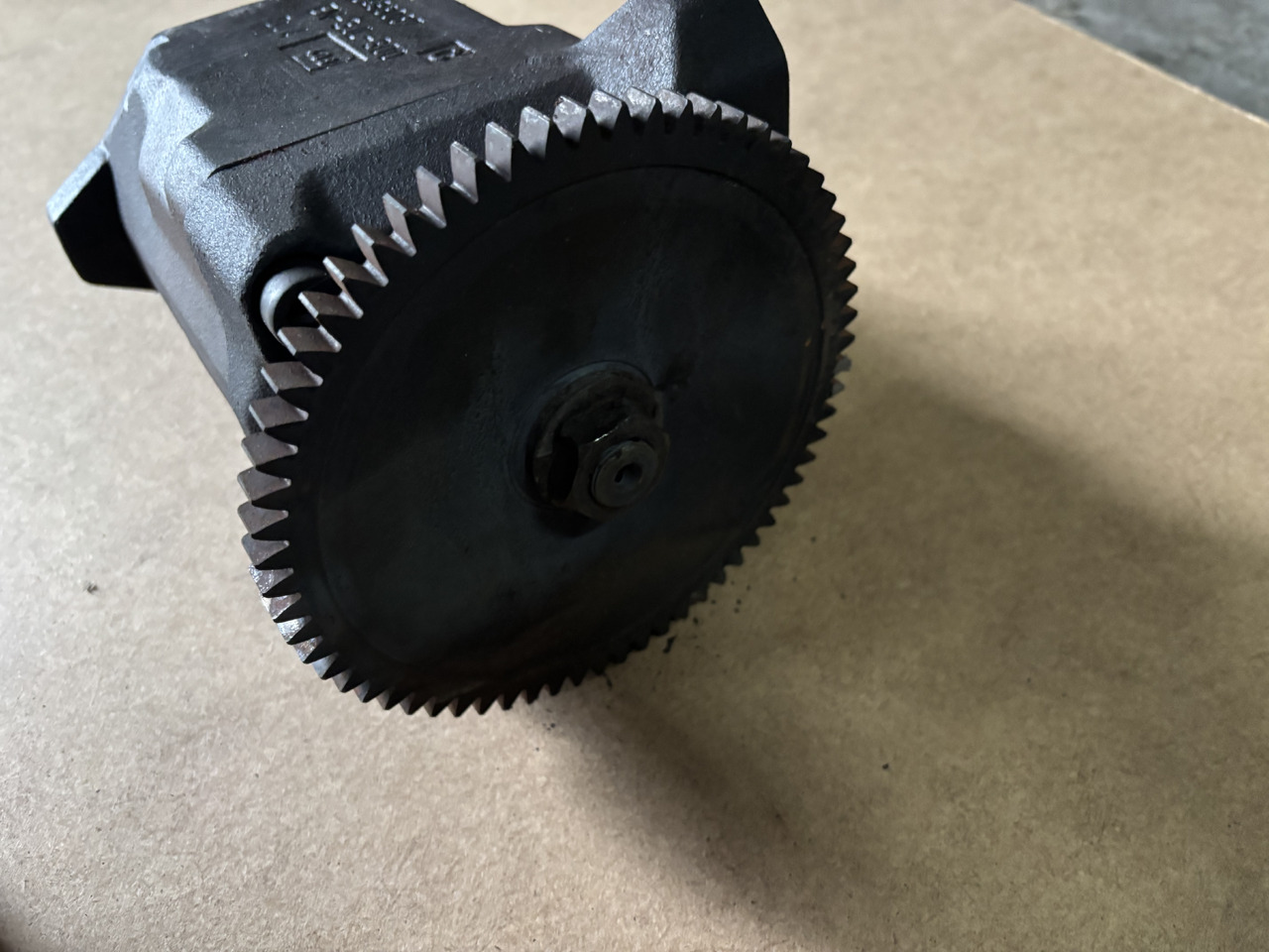 Massey Ferguson Pompa hydrauliczna 3716370M5 - Хидравлична помпа за Селскостопанска техника: снимка 2 Massey Ferguson Pompa hydrauliczna 3716370M5 - Хидравлична помпа за Селскостопанска техника: снимка 2