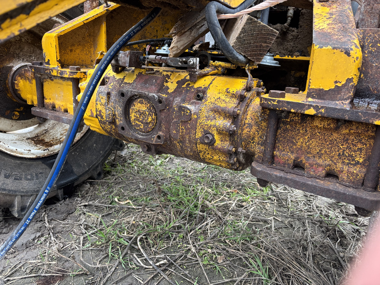 Matbro TR200 Most Przedni Oś Przednia Pochwa Obudowa Zwolnic Zwrotnica Mechanizm Różnicowy - Ходов редуктор за Селскостопанска техника: снимка 1 Matbro TR200 Most Przedni Oś Przednia Pochwa Obudowa Zwolnic Zwrotnica Mechanizm Różnicowy - Ходов редуктор за Селскостопанска техника: снимка 1