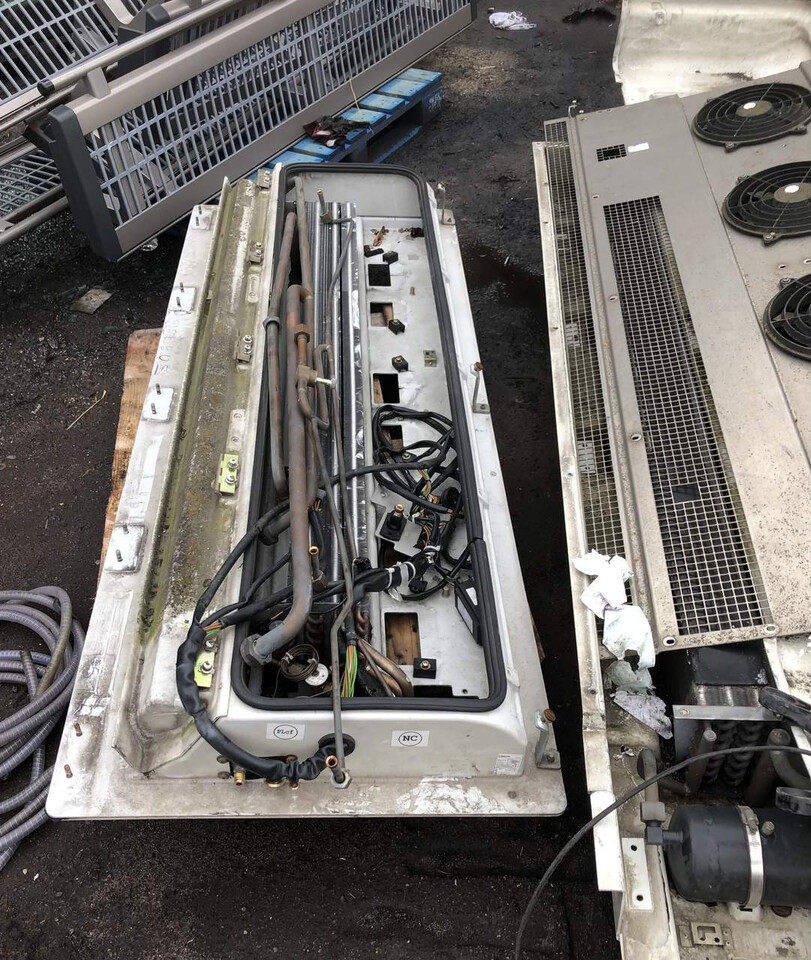 Mercedes Setra Evobus-części róźne/autobus-chłodnica wentylatory klimatyzacji - Част от климатичната система за Автобус: снимка 2 Mercedes Setra Evobus-części róźne/autobus-chłodnica wentylatory klimatyzacji - Част от климатичната система за Автобус: снимка 2