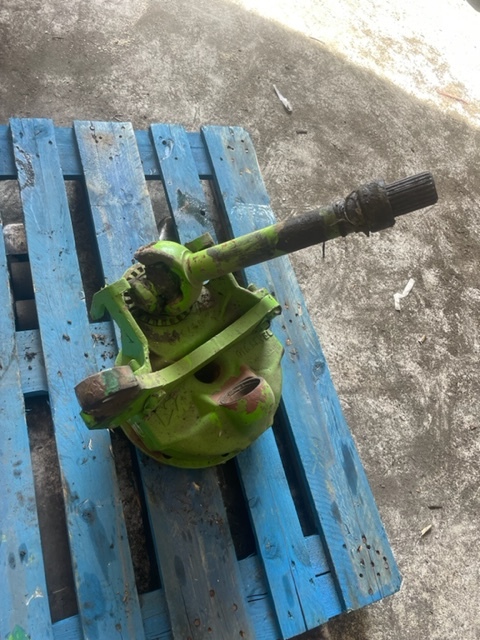 Merlo zwolnica zwrotnica - Шенкел за Селскостопанска техника: снимка 3 Merlo zwolnica zwrotnica - Шенкел за Селскостопанска техника: снимка 3