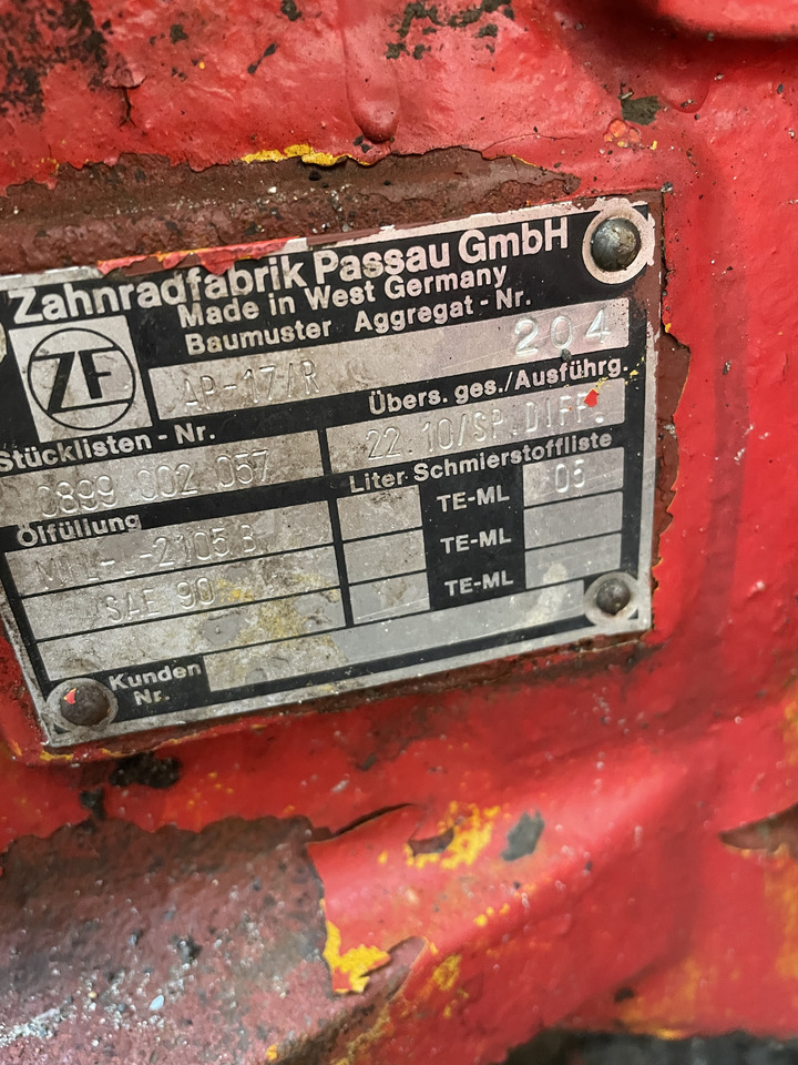 Most przedni napędowy oś ZF AP-17/R - zwolnica wkład piasta obudowa - Ос и части за Селскостопанска техника: снимка 1 Most przedni napędowy oś ZF AP-17/R - zwolnica wkład piasta obudowa - Ос и части за Селскостопанска техника: снимка 1