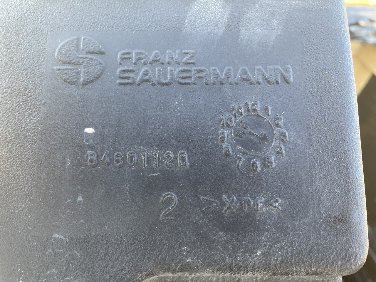 New Holland T7 - zbiornik paliwa 84601120 - Горивна система за Селскостопанска техника: снимка 2 New Holland T7 - zbiornik paliwa 84601120 - Горивна система за Селскостопанска техника: снимка 2