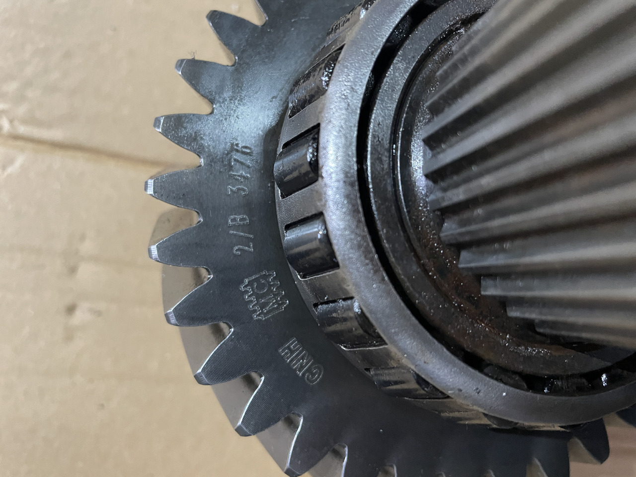 New Holland T8 Case Magnum - wałek skrzyni biegów 2/B 3476 - Скоростна кутия и части за Селскостопанска техника: снимка 1 New Holland T8 Case Magnum - wałek skrzyni biegów 2/B 3476 - Скоростна кутия и части за Селскостопанска техника: снимка 1