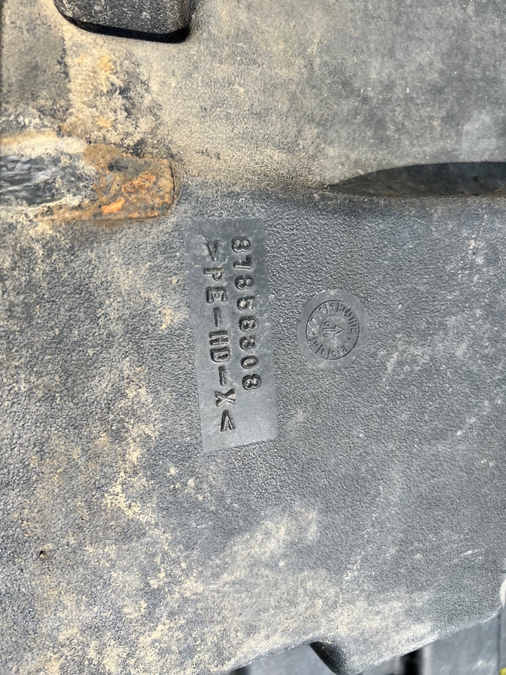 New Holland T80x0 Zbiornik paliwa 87358308 - Резервоар за гориво за Селскостопанска техника: снимка 2 New Holland T80x0 Zbiornik paliwa 87358308 - Резервоар за гориво за Селскостопанска техника: снимка 2