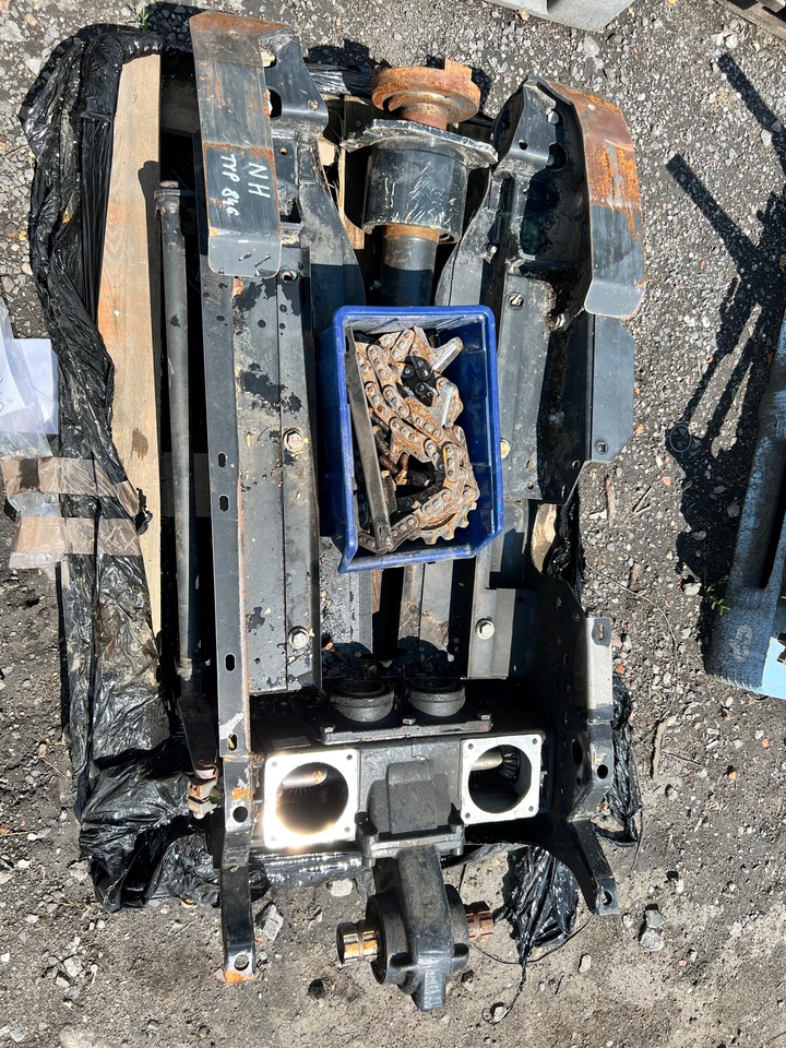 New Holland Typ 846 Przekładnia 84571976 - Рама/ Шаси за Селскостопанска техника: снимка 1 New Holland Typ 846 Przekładnia 84571976 - Рама/ Шаси за Селскостопанска техника: снимка 1