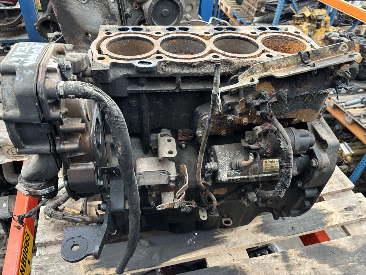 Perkins 1104D-E44T Silnik Blok Miska Olejowa Wał CZĘŚCI - Двигател и части за Строителна техника: снимка 1 Perkins 1104D-E44T Silnik Blok Miska Olejowa Wał CZĘŚCI - Двигател и части за Строителна техника: снимка 1