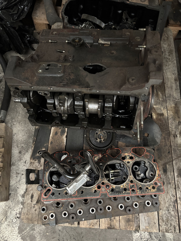 Perkins 1906/2200 Silnik Miska Wał Koło Zamachowe CZĘŚCI - Маховик за Селскостопанска техника: снимка 1 Perkins 1906/2200 Silnik Miska Wał Koło Zamachowe CZĘŚCI - Маховик за Селскостопанска техника: снимка 1