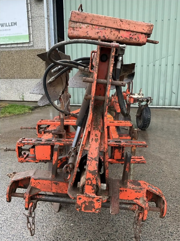 Plug obrotowy 4 skibowy Kverneland Kuhn J. BAEKE - Плуг: снимка 5 Plug obrotowy 4 skibowy Kverneland Kuhn J. BAEKE - Плуг: снимка 5